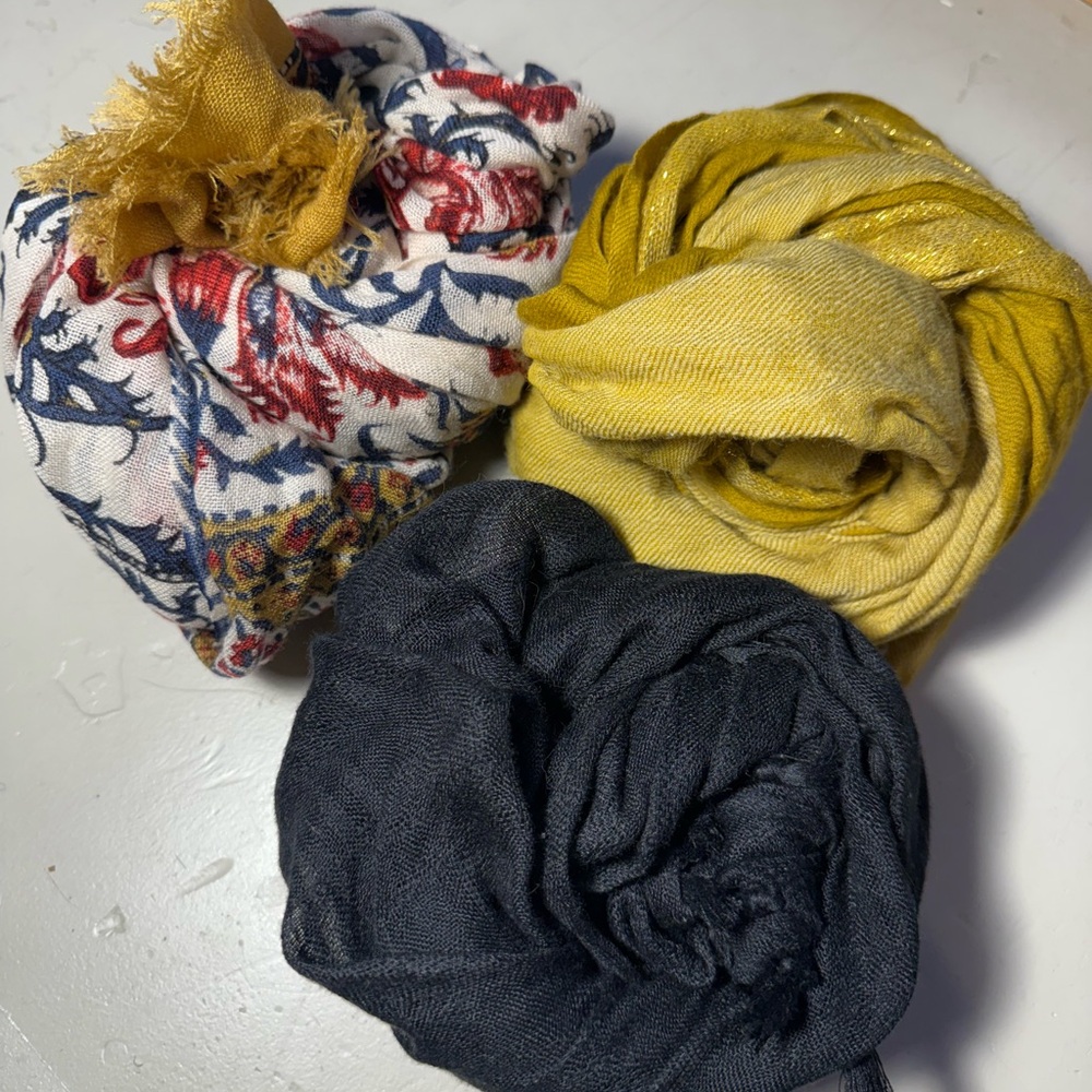 Stylish Women's Scarf Set - Yellow, Black, Multicolor